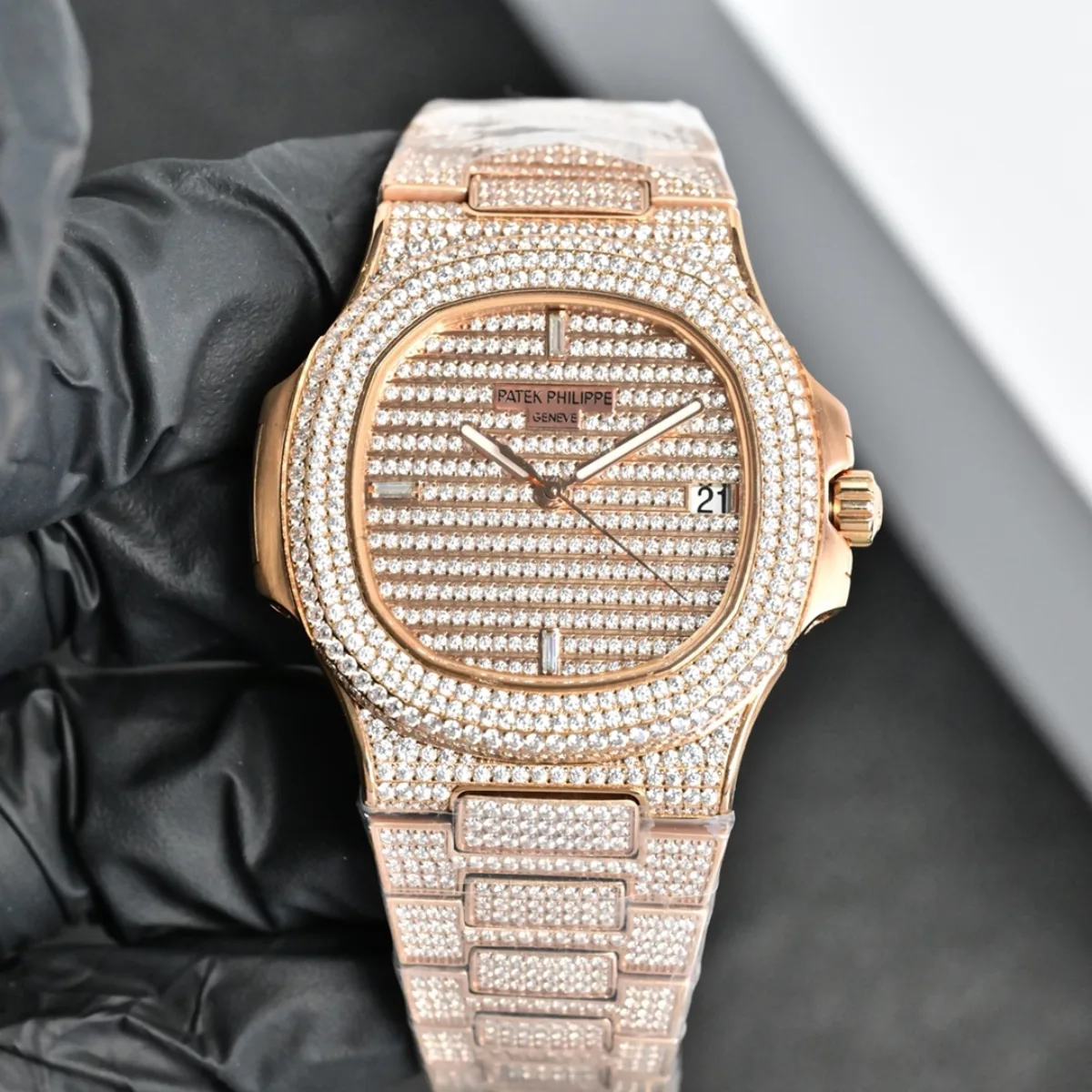 Patek Philippe Nautilus 5719 White Gold Super Clone Replica Watch