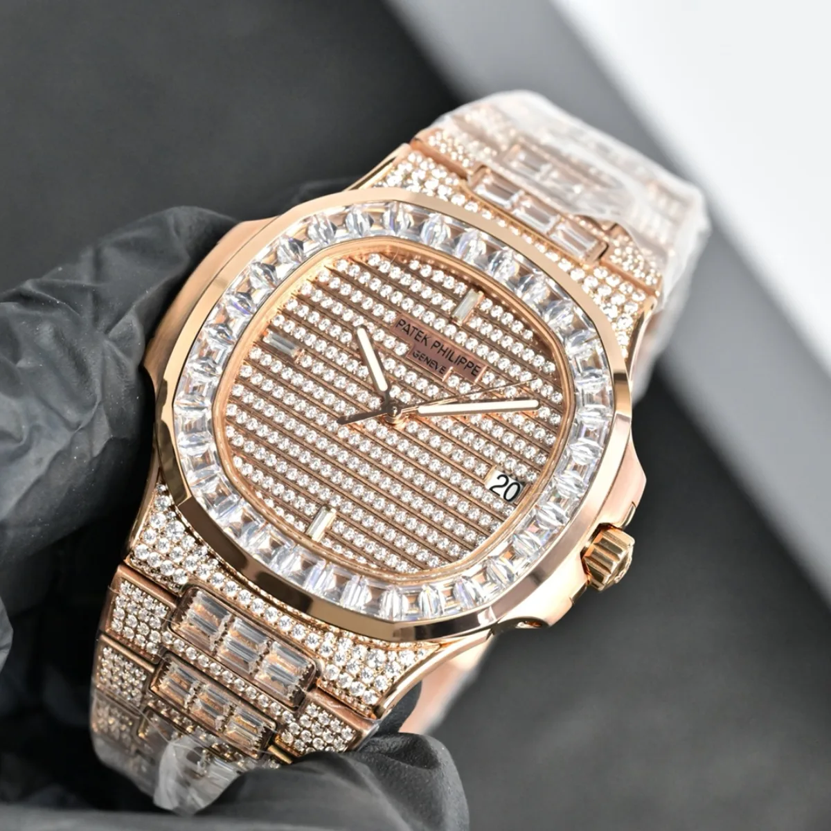Patek Philippe Nautilus 5719 White Gold Super Clone Replica Watch