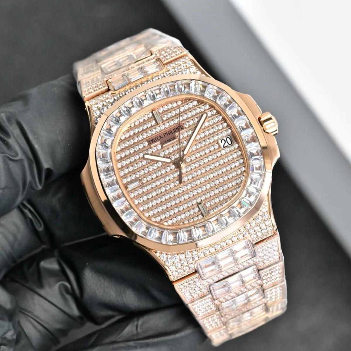Patek Philippe Nautilus 5719 White Gold Super Clone Replica Watch