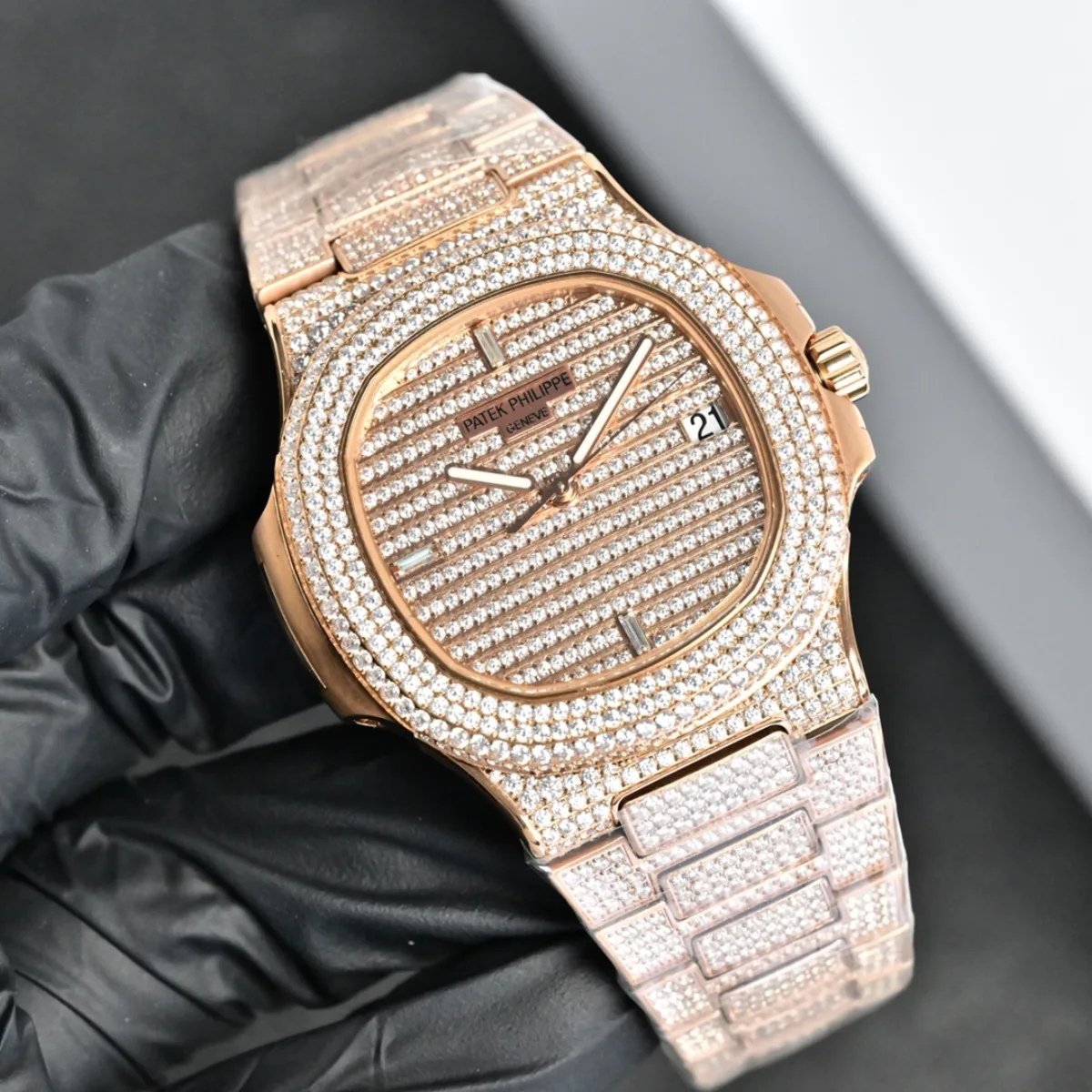 Patek Philippe Nautilus 5719 White Gold Super Clone Replica Watch