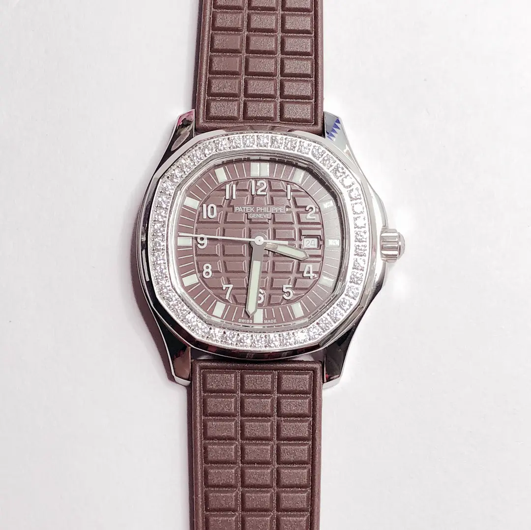 GR Factory Patek Philippe Aquanaut Quartz Brown Super Clone Replica Watch