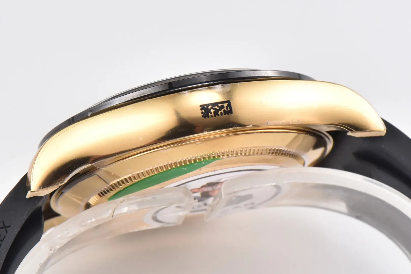 VS Factory Rolex Daytona 116518 - Gold with Rubber Strap