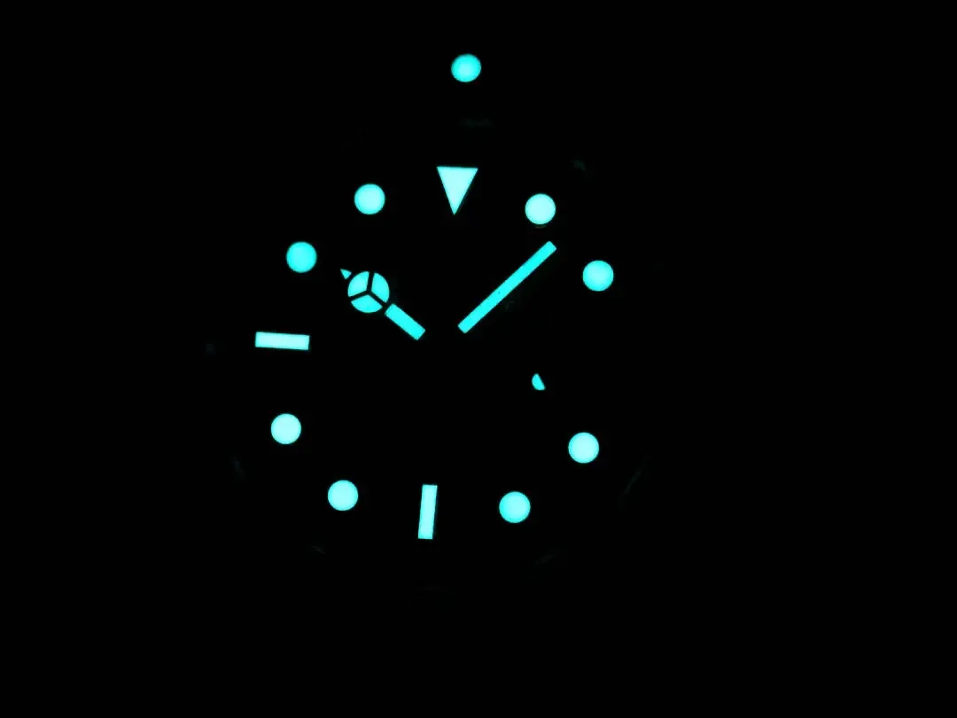 Rolex Submariner PARAKEET - Custom Gradient Green Dial, Carbon Fiber Bezel, Stainless Steel Luxury Watch